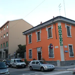 https://hotel-la-caravella-milan.it-lombardy.com